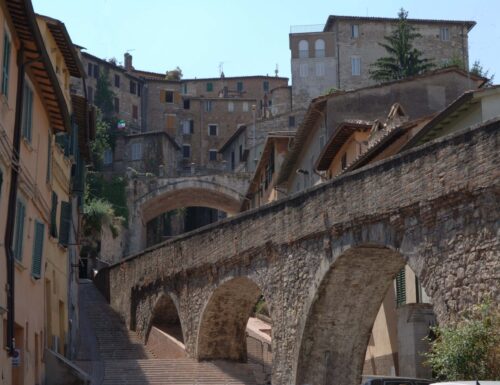 Acquedotto romano di Perugia, una passeggiata sull’antica idrovia diventata un sentiero pittoresco