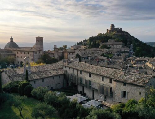 Dormire in un’opera d’arte nel cuore di Assisi: è il Nun, relais di lusso con una delle Spa più belle d’Europa