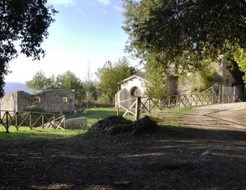 La chiesa e l'eremo di Santa Illuminata, dove soggiornò anche San Francesco