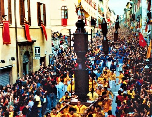 Gubbio e la sua straordinaria "Festa dei Ceri", una tradizione che ha storiche radici