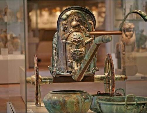 L'incredibile caso del "carro d'oro" etrusco di Monteleone di Spoleto, finito a New York: in Umbria è visibile una copia della biga