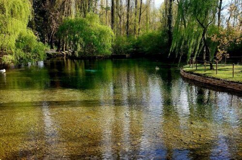 Fonti del Clitunno, il romanticismo trionfa sulle rive di un laghetto immerso nel verde