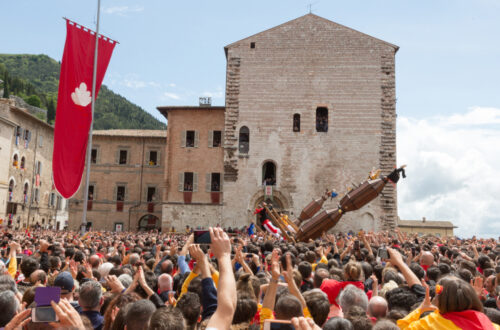 Festa dei Ceri, un grande rito di popolo che esalta la storia di Gubbio e la passione dei "ceraioli"