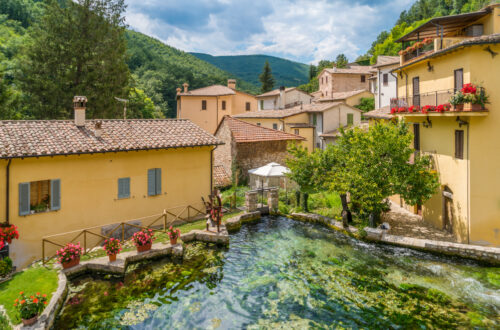 Alla scoperta di Rasiglia, la "piccola Venezia" dell'Umbria